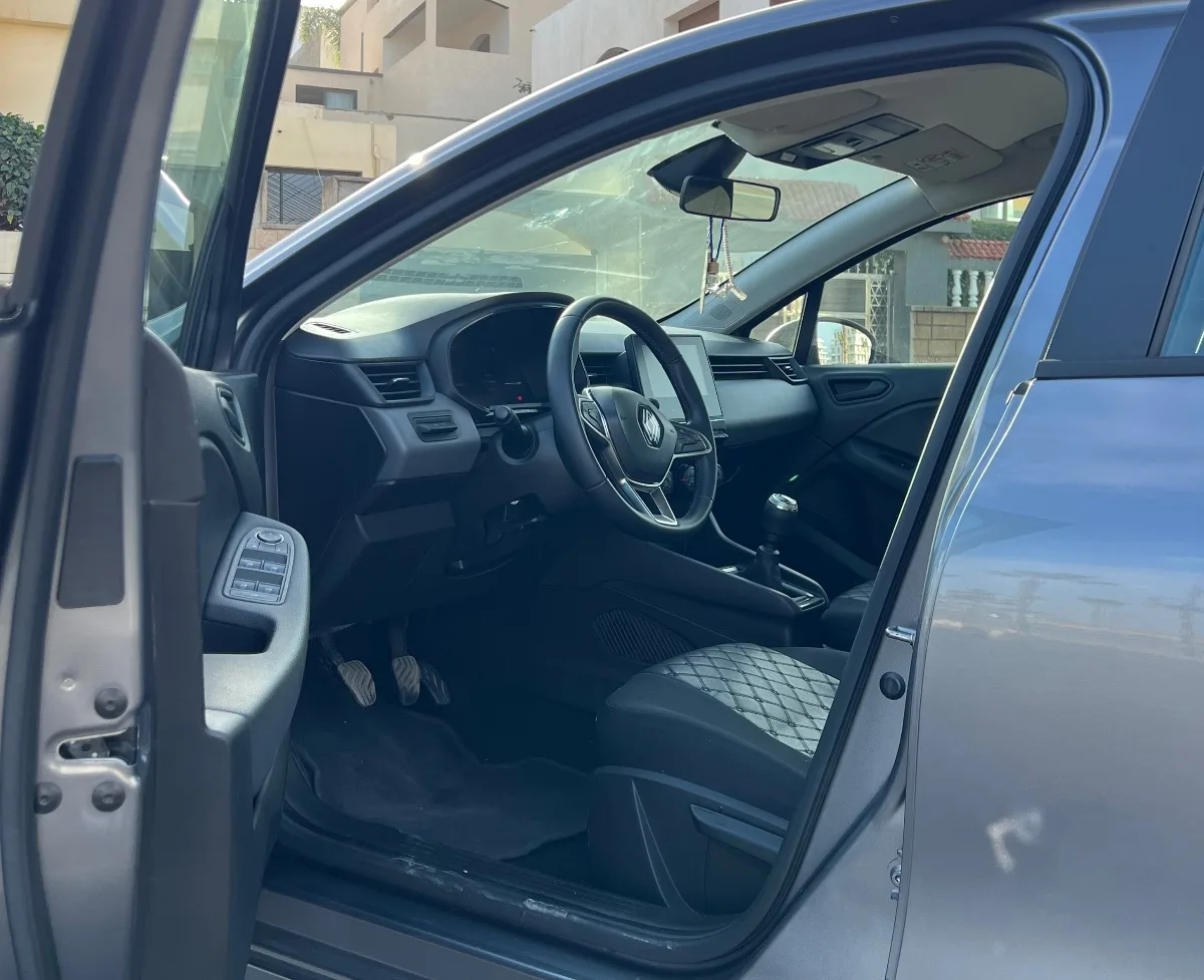 Renault CLIO 5 rental car — SIMAN CAR